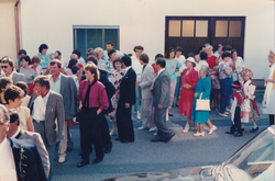Gosti idu u krčmu "Jeleni" 1985.		
