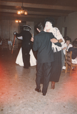 Maskirani na svadbi 1985.