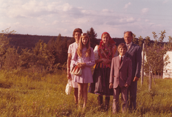 Familija Zsivkovics na vrtli